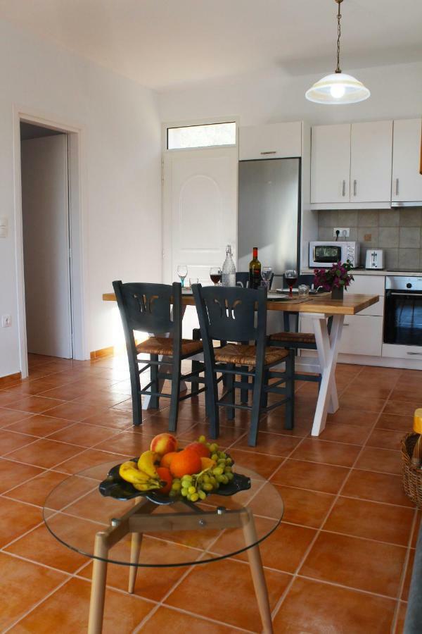 Villa Marikami Kamilari Bagian luar foto